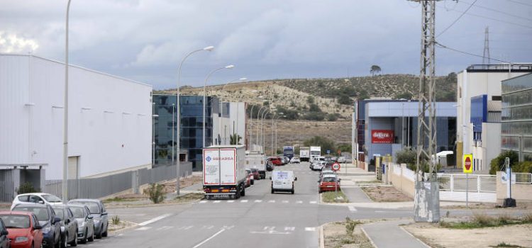 31/01/2023 | Alicante exprime la nueva gestión de Las Atalayas y solicita 600.000 euros al Ivace para asfaltado